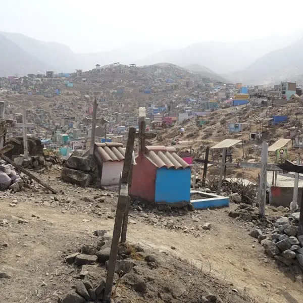 Famous Lima's Nueva Esperanza Cemetery - Impactful Travel Peru