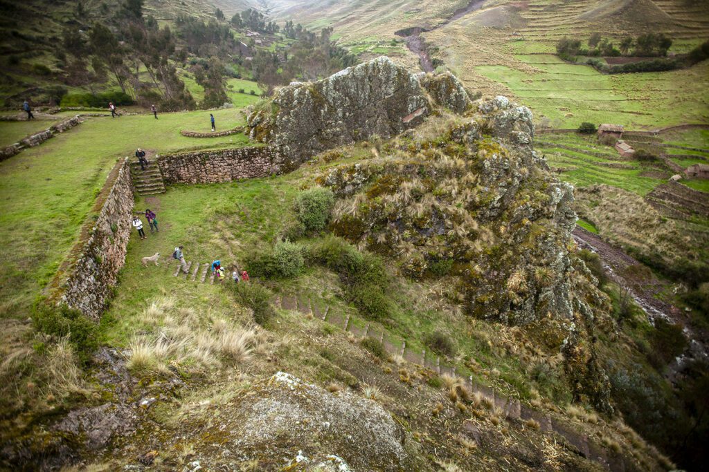 Time for a lunch stop in the middle of what was once an Inka fortress | Responsible Travel Peru