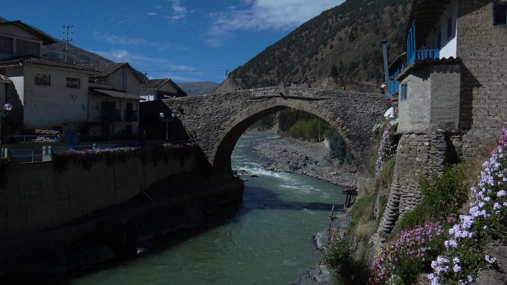 Paucartambo's stone bridge over the Mapacho river | Responsible Travel Peru