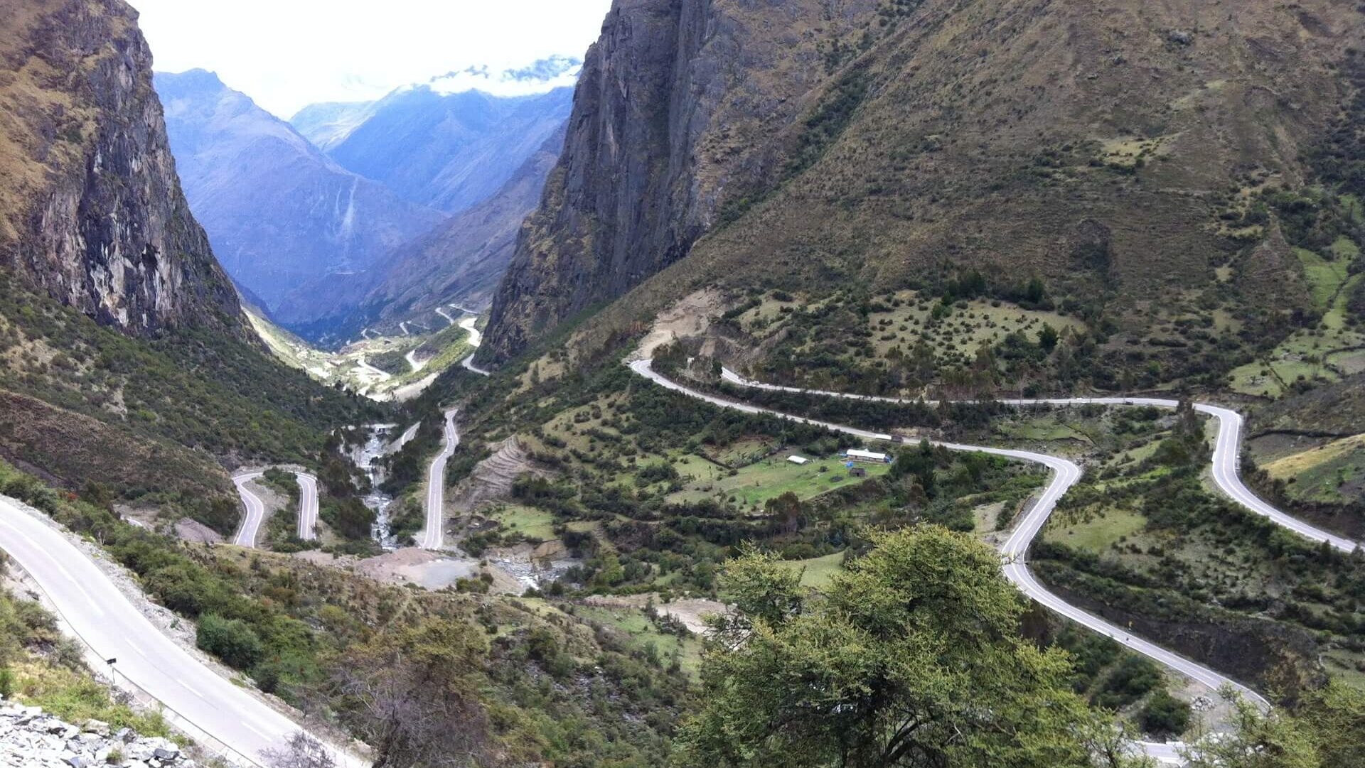 The Abra Malaga pass on the Back Door Route to Machu Picchu is also visited on the Road Trip developed by RESPONSible Travel Peru
