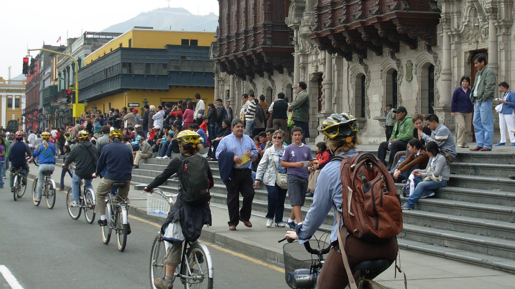 Tourists arriving at Lima downtown
