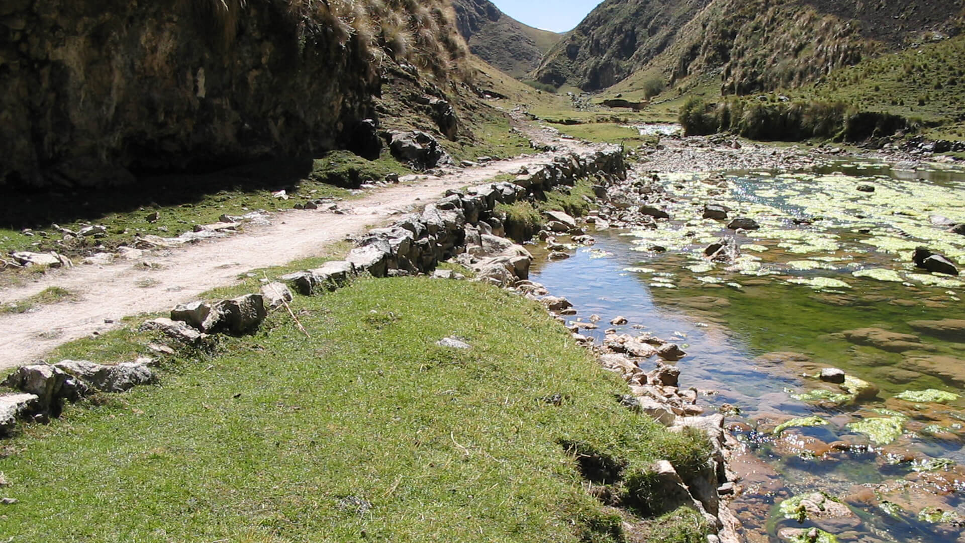 A beautiful and well visible part of the Inka Naani, a stretch of the Qhapaq Ñan in Peru | RESPONSible Travel Peru