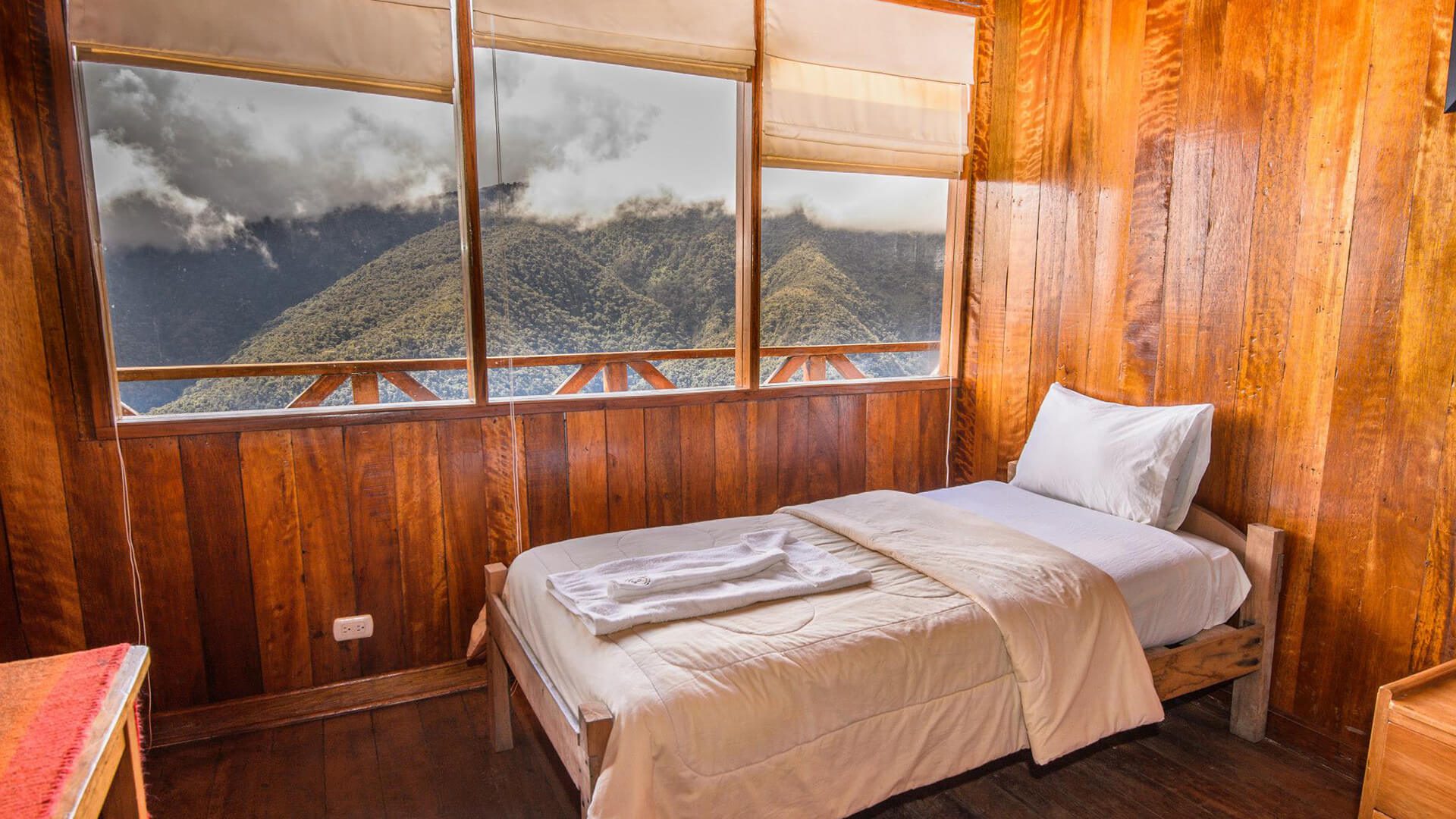 Bedroom Wayqecha Biological Station - RESPONSible Travel Peru