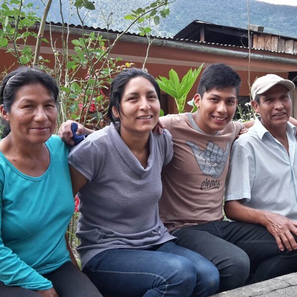 Coffee farmers Enrique and Teofila host you on the Coffee Route to Machu Picchu - RESPONSible Travel Peru